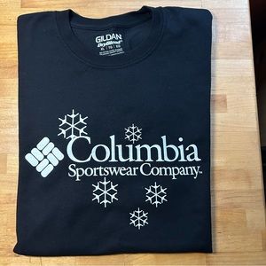 Festive Holiday Black Columbia T-Shirt, with Snowflakes ❄️ Mens XL